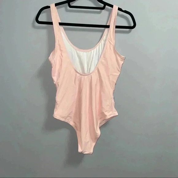 Cupshe  Swimsuit - Picture 2 of 4